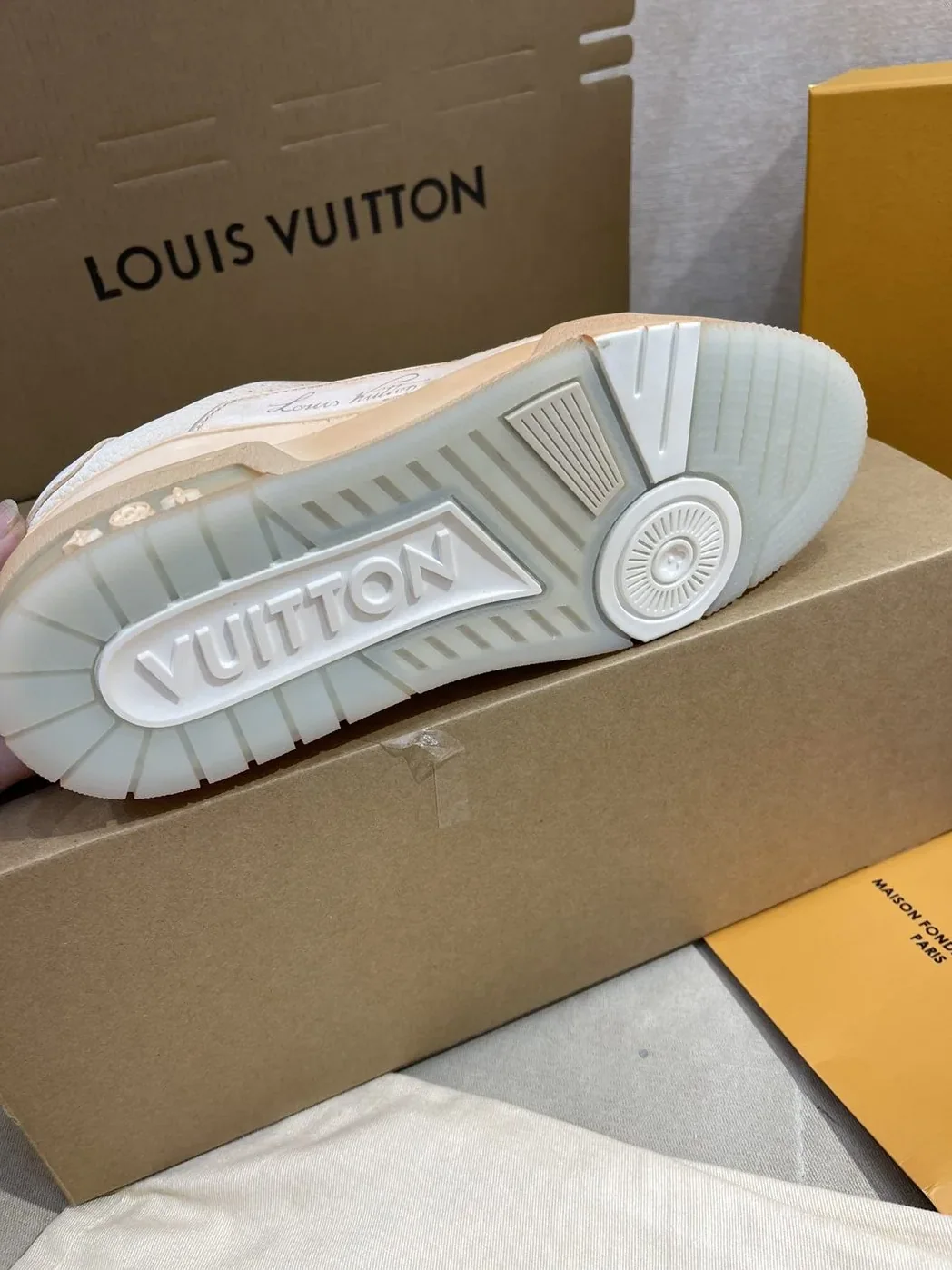 Louis Vuitton Trainer Sneaker LV Beige Louis Vuitton Trainer Sneaker LV Beige