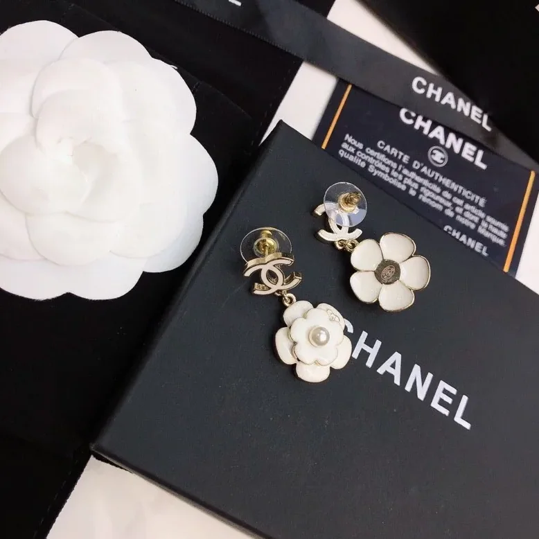 Chanel White Camellia Flower Earrings Gold Tone Chanel White Camellia Flower Earrings Gold Tone