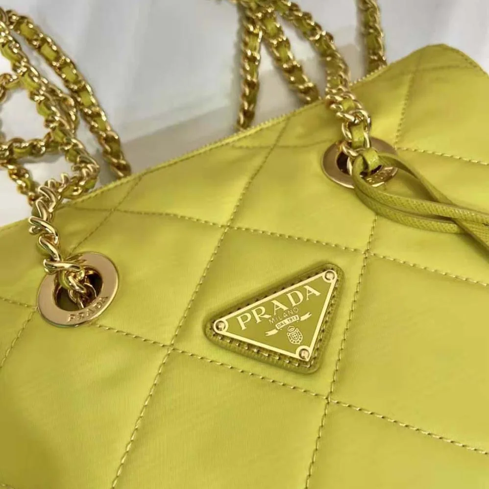 Prada Re-Edition 1995 Chaîne Re-Nylon Tote Bag for Women in Lime