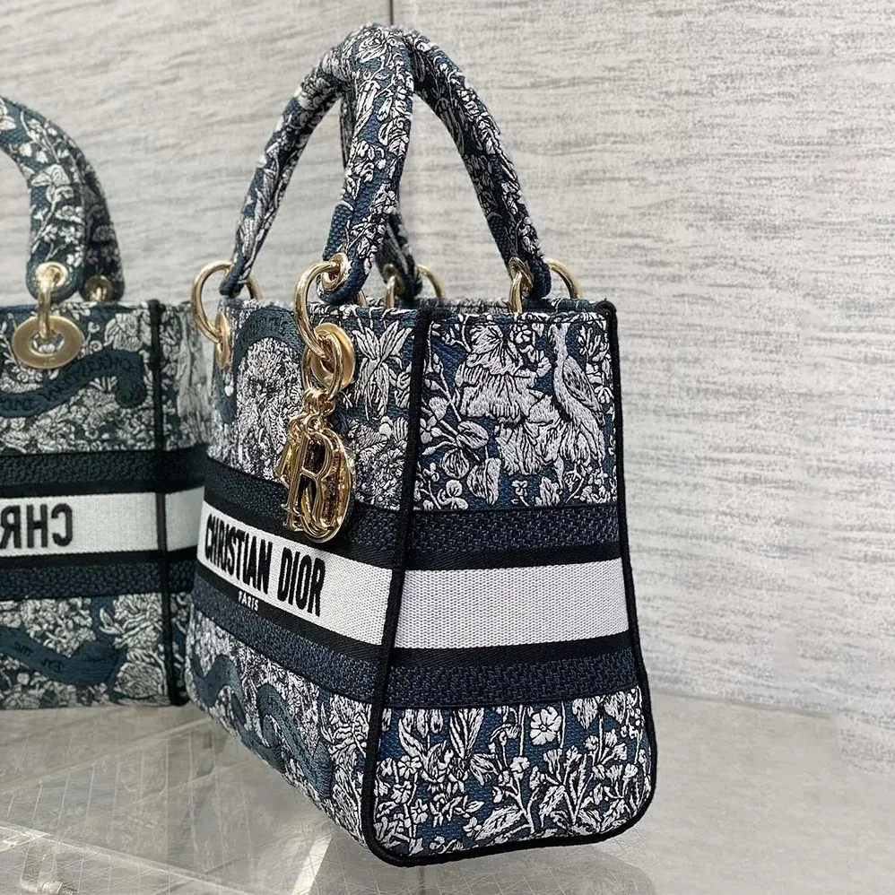 Dior Medium Lady D-Lite Bag Latte Embroidery with Blue Dior Around the World Motif for Women Dior Medium Lady D-Lite Bag Latte Embroidery with Blue Dior Around the World Motif for Women