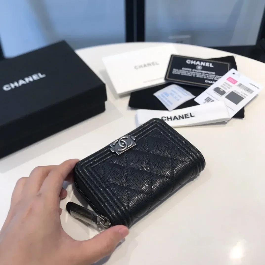 Chanel CO-CO Boy Flap Card Holder Black Silver Hardware / Chanel CO-CO Boy Flap Card Holder Black Silver Hardware /