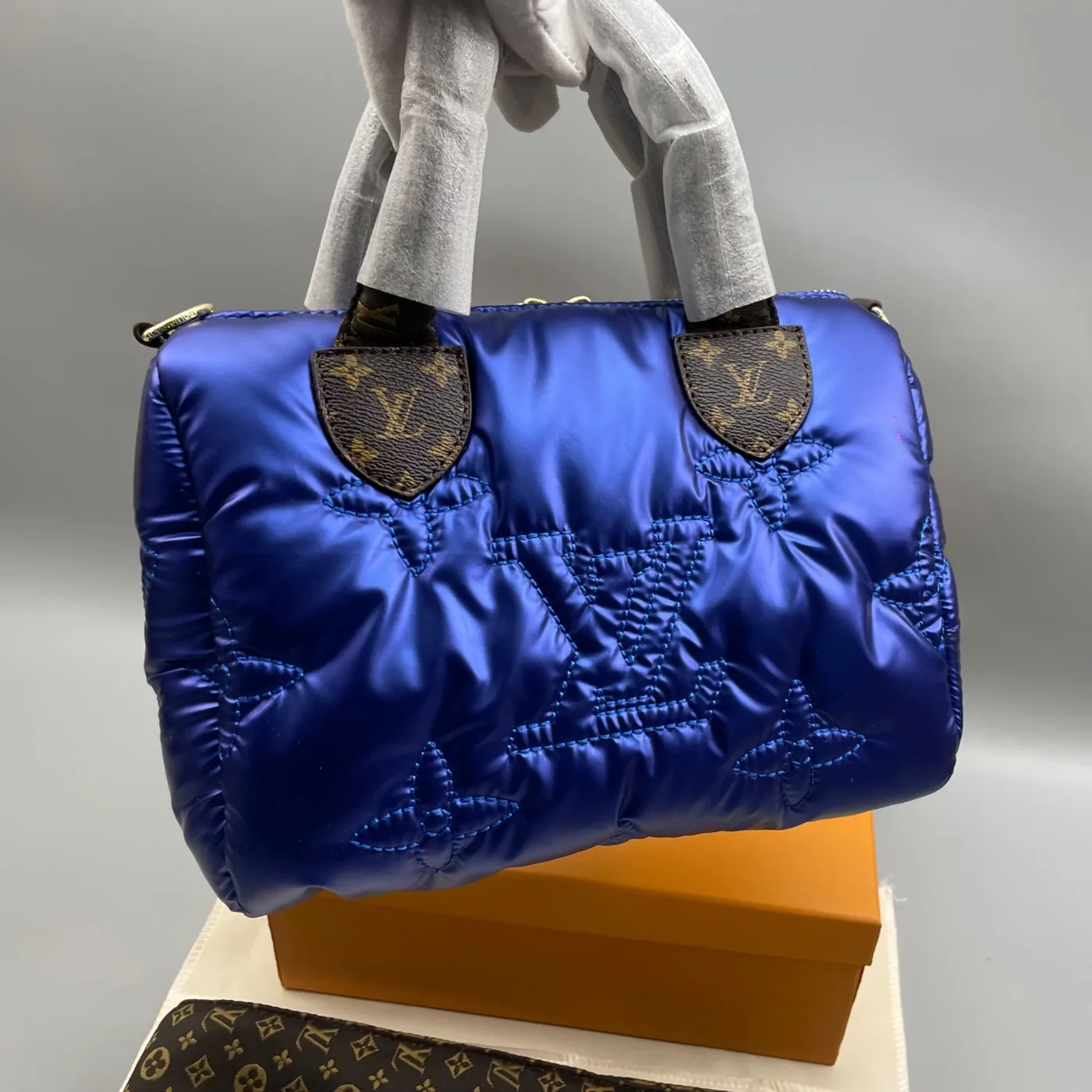 Louis Vuitton Speedy Bandouliere 35 White / Louis Vuitton Speedy Bandouliere 35 White /