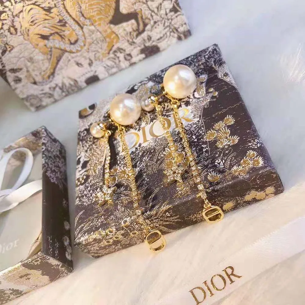 Dior Tribales Earrings Gold-Finish Metal White Resin Pearls for Women Dior Tribales Earrings Gold-Finish Metal White Resin Pearls for Women