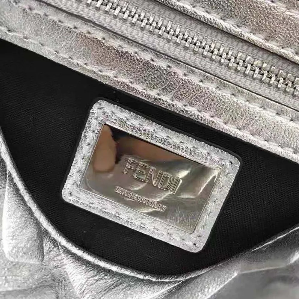 Fendi Baguette Fendi Prints On Leather Bag for Women in Silver Fendi Baguette Fendi Prints On Leather Bag for Women in Silver