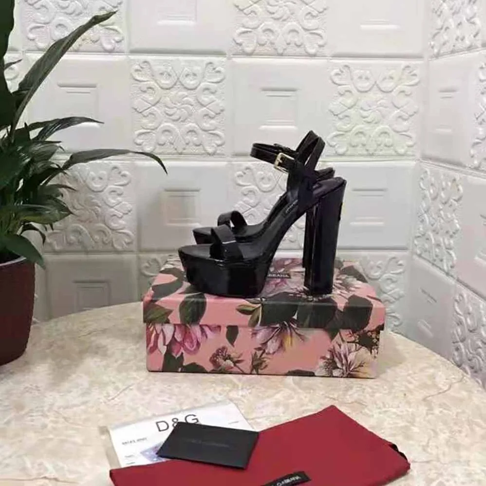 Dolce Gabbana D&G Polished Calfskin Platform Sandals for Women in Black Dolce Gabbana D&G Polished Calfskin Platform Sandals for Women in Black
