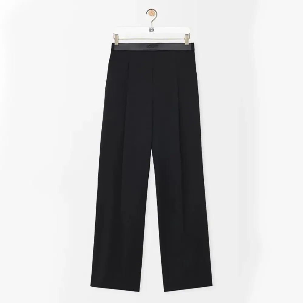 Loewe Trousers in Wool for Women in Black
