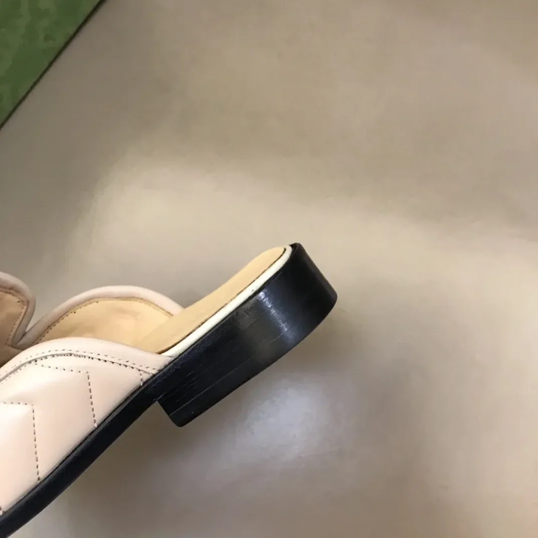 Gucci Slipper With Interlocking G Beige Gucci Slipper With Interlocking G Beige