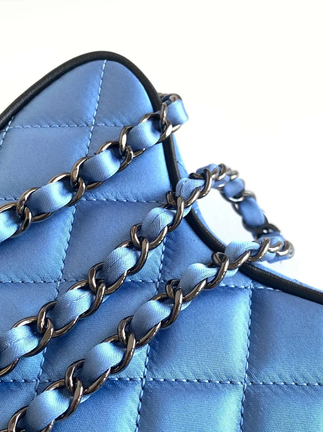Chanel Star Handbag Red in Blue / Chanel Star Handbag Red in Blue /