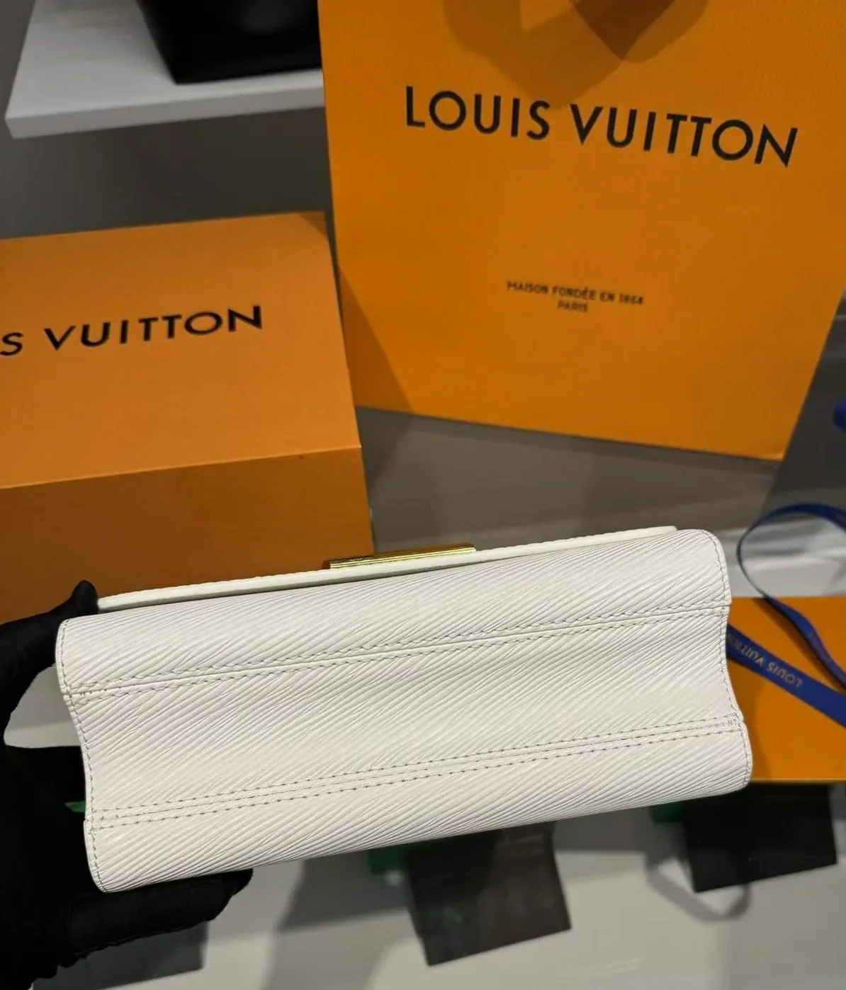 Louis Vuitton Twist Epi White Louis Vuitton Twist Epi White