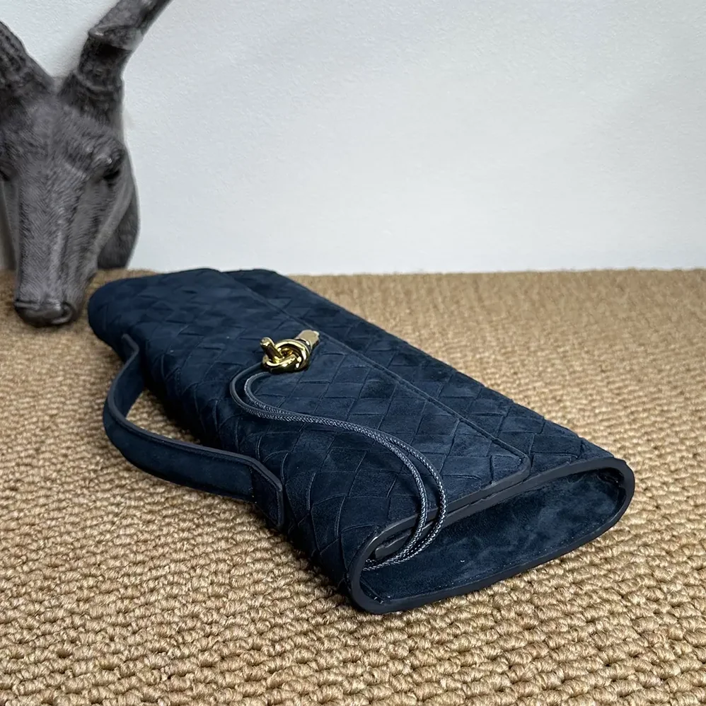 Bottega Veneta Andiamo Clutch for Women in Navy Bottega Veneta Andiamo Clutch for Women in Navy