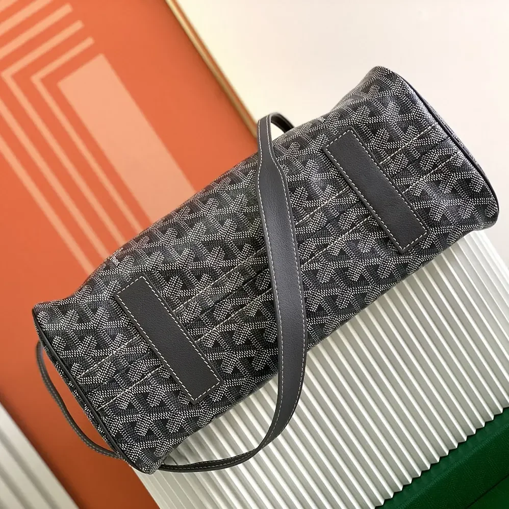 Goyard Rouette Souple Bag for Unisex in Grey Goyard Rouette Souple Bag for Unisex in Grey