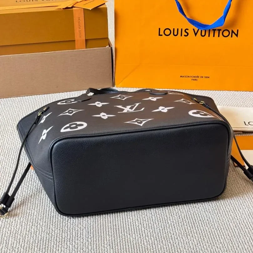 Louis Vuitton Neverfull MM Tote Bag Monogram Empreinte Black in Beige /