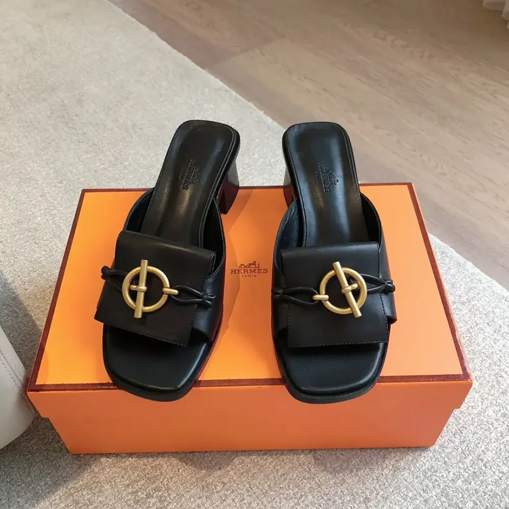 Hermes Ilot 50 Sandal in Calfskin Leather-Black H241142Z for Women Hermes Ilot 50 Sandal in Calfskin Leather-Black H241142Z for Women