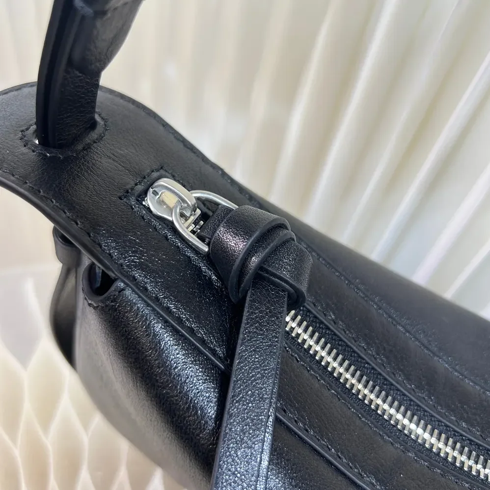 Fendi Simply Fendi Mini Black Leather Mini for Unisex in bag Fendi Simply Fendi Mini Black Leather Mini for Unisex in bag