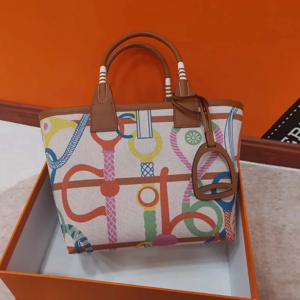 Hermes Steeple 25 Ecru Tote Bag for Unisex in Green