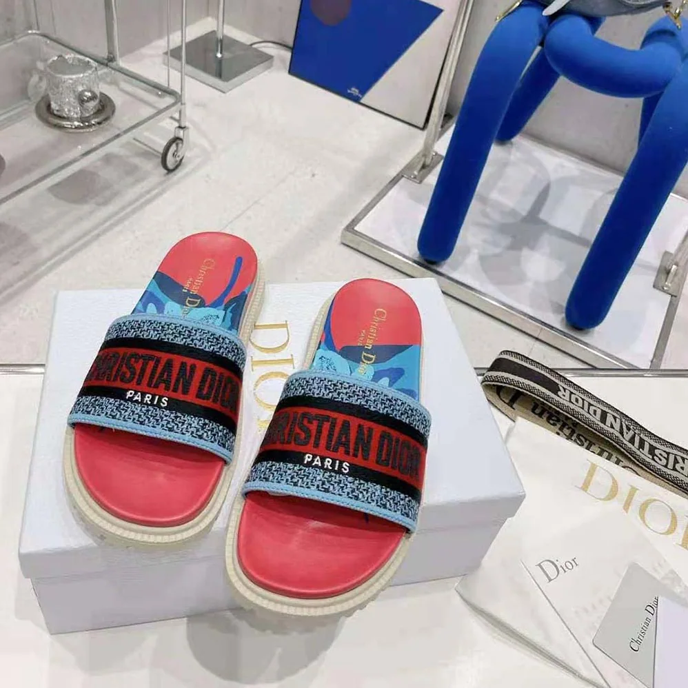 Dior Dway Slide Pink Multicolor D for Women in Flower Pop Cotton Embroidery Dior Dway Slide Pink Multicolor D for Women in Flower Pop Cotton Embroidery