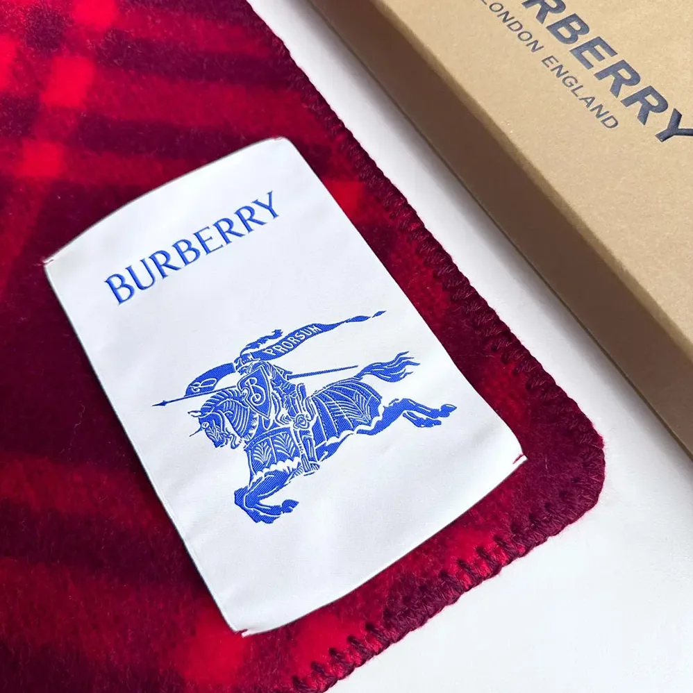 Burberry Check Wool Scarf for Unisex in Red