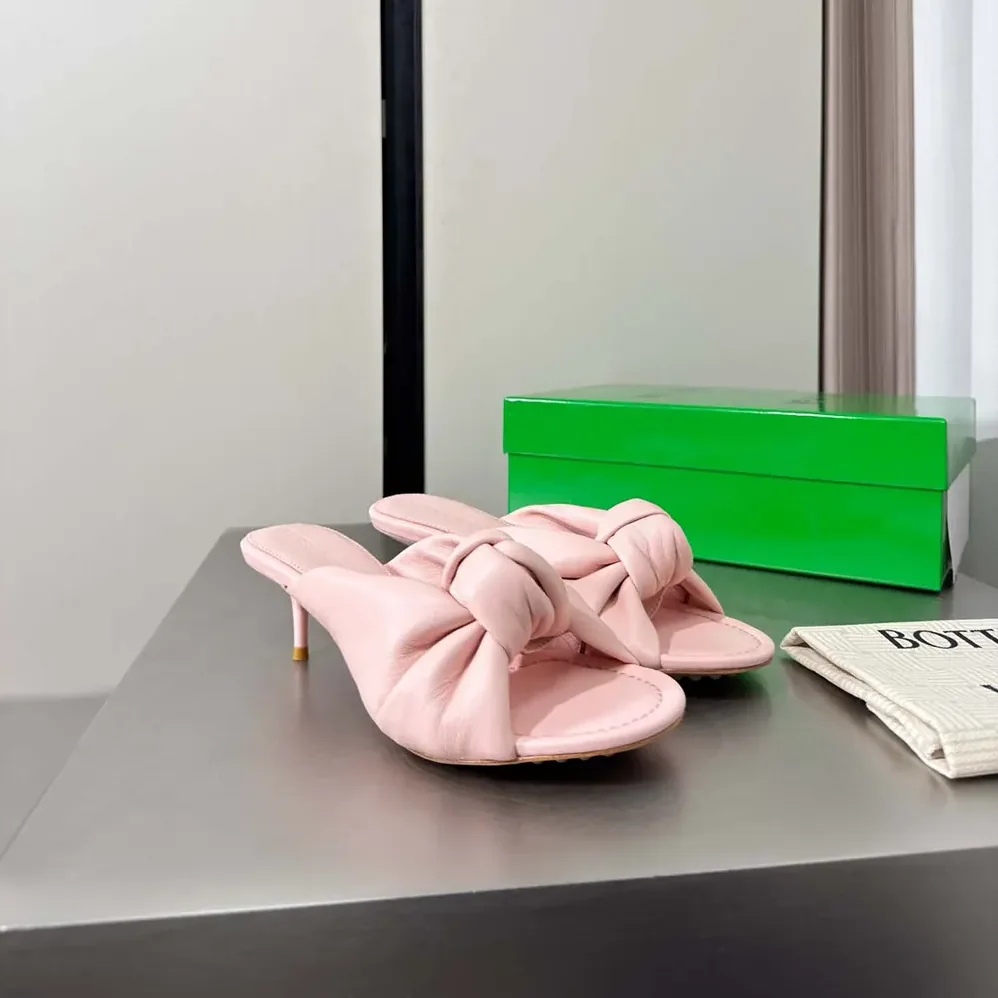 Bottega Veneta Cherry Mule in Supple Nappa Leather for Women in Blush