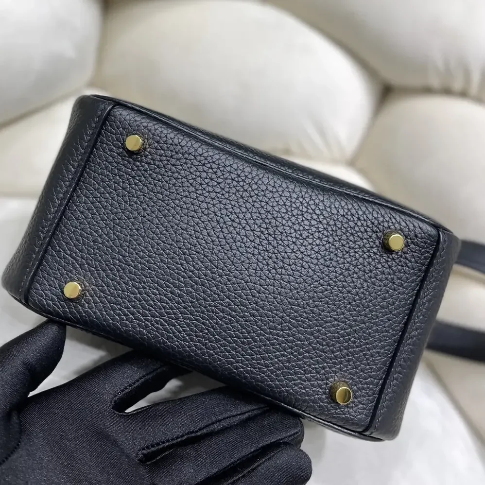 Hermes Lindy Mini 19 in Clemence Leather for Women in Black/Gold