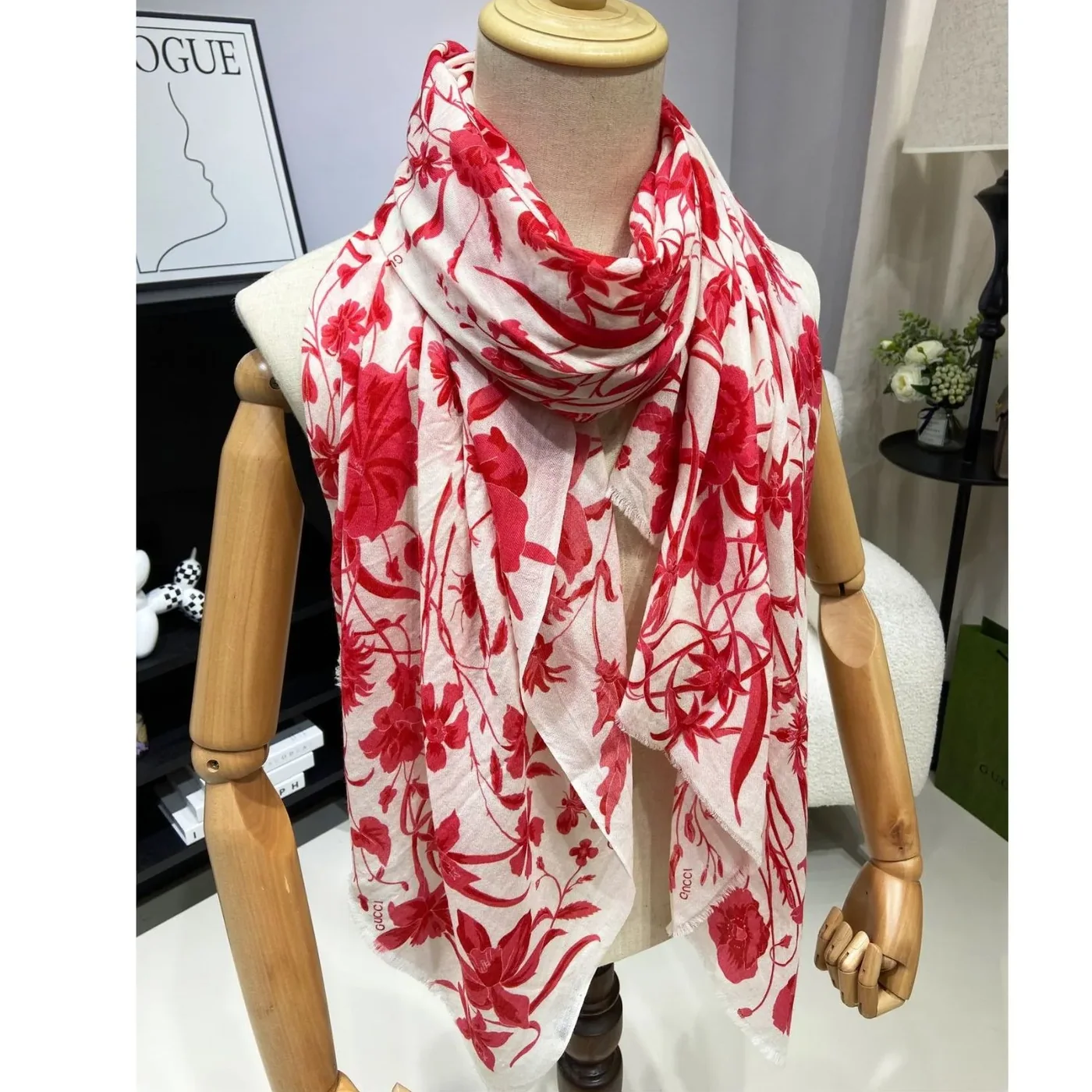 Gucci GG Garden Flower Long Scarf Red / Gucci GG Garden Flower Long Scarf Red /