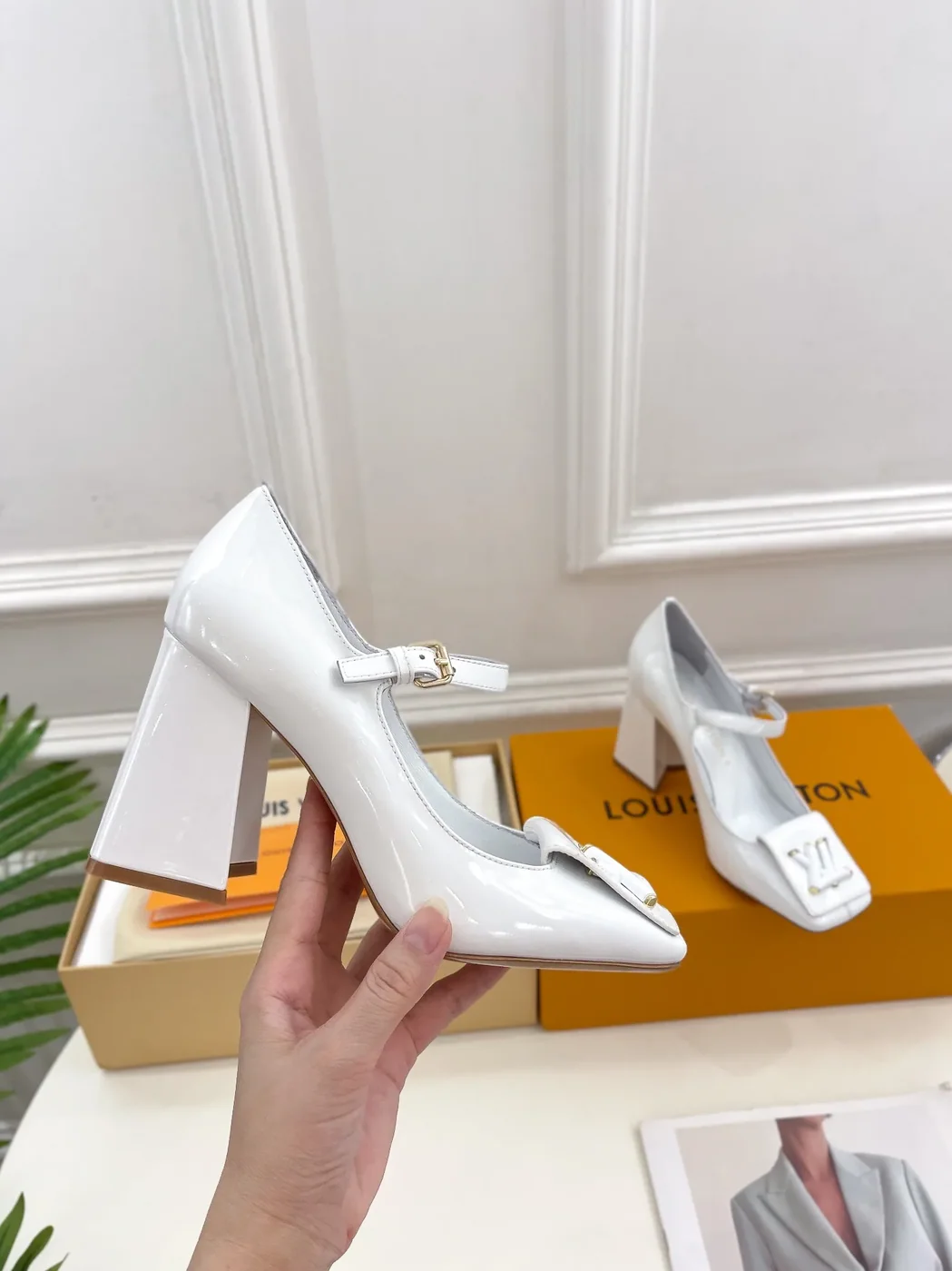Louis Vuitton Shake Pump White / 2.2 in inch Louis Vuitton Shake Pump White / 2.2 in inch