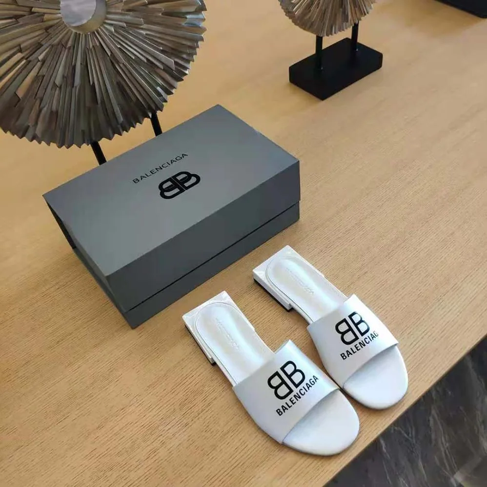 Balenciaga Box Sandal in White and Black Soft Nappa Sheepskin for Women Balenciaga Box Sandal in White and Black Soft Nappa Sheepskin for Women