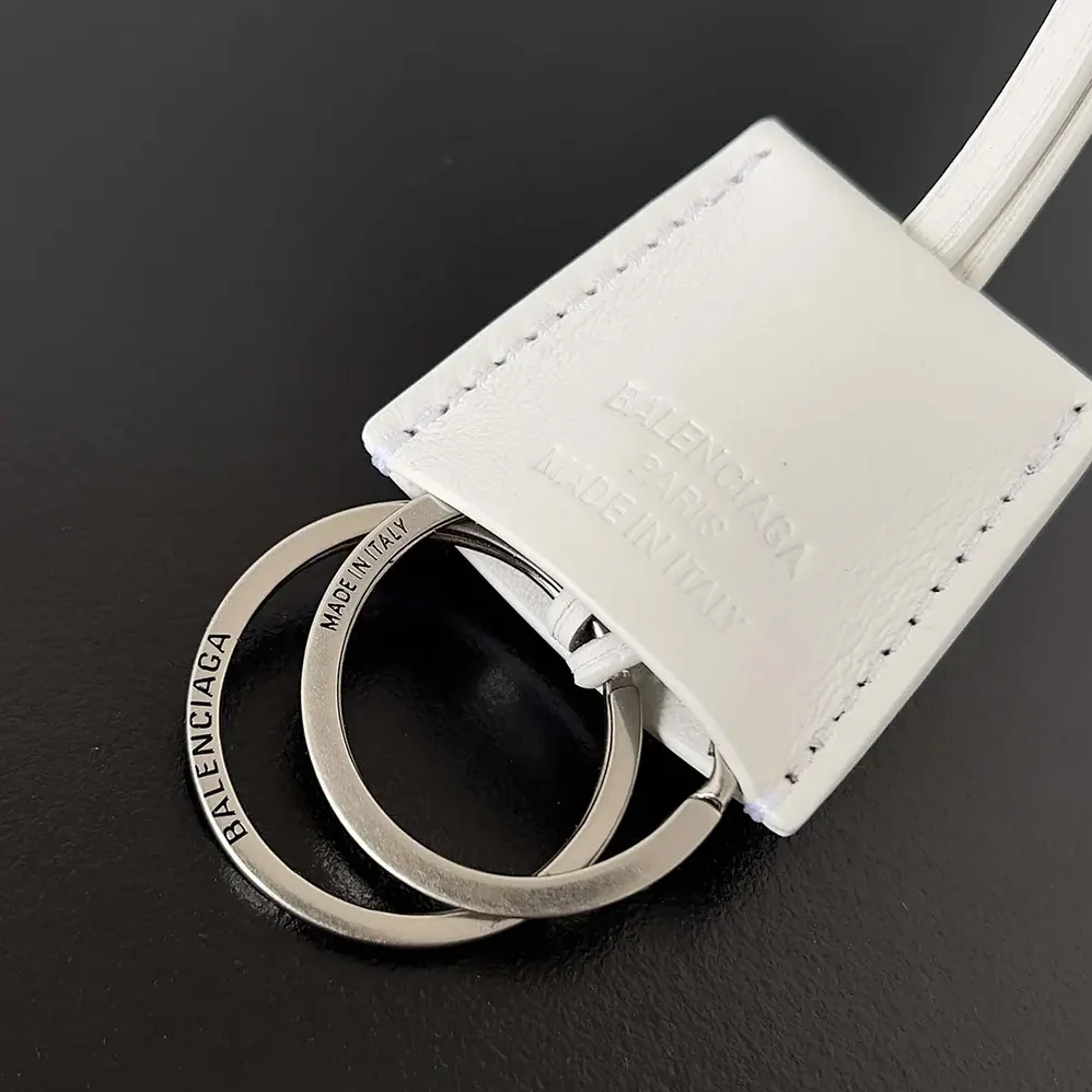 Balenciaga Rodeo Large Handbag in White Smooth Calfskin for Women in Silver Balenciaga Rodeo Large Handbag in White Smooth Calfskin for Women in Silver
