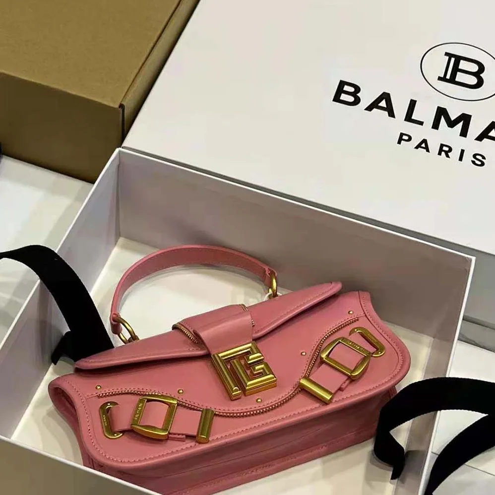 Balmain Blaze Clutch Bag in Smooth Leather for Women in Pink Balmain Blaze Clutch Bag in Smooth Leather for Women in Pink