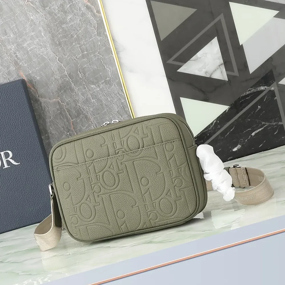 Dior Rider 2.0 Zipped Messenger Bag Khaki Dior Gravity Leather and Khaki Grained Calfskin for Men Dior Rider 2.0 Zipped Messenger Bag Khaki Dior Gravity Leather and Khaki Grained Calfskin for Men