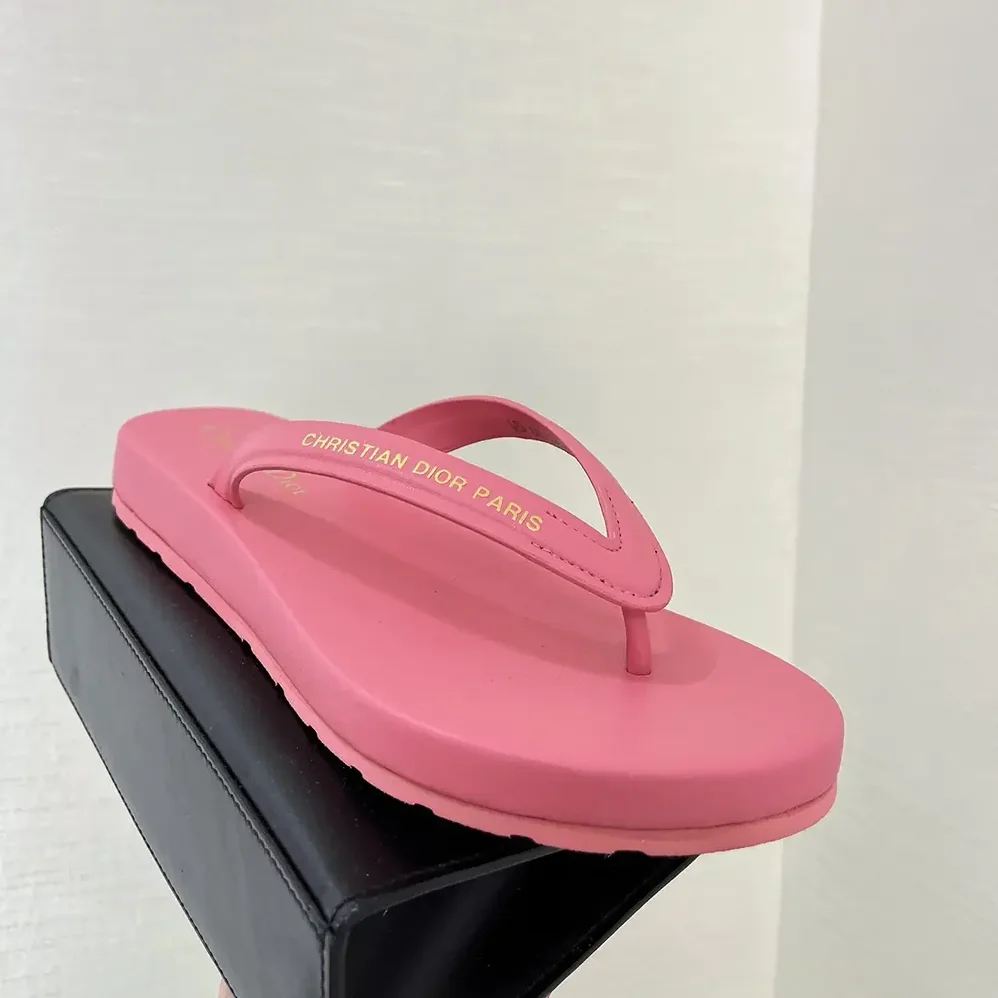 Dior Diorsea Thong Sandal Candy Pink Leather for Women in Effect Fabric Dior Diorsea Thong Sandal Candy Pink Leather for Women in Effect Fabric