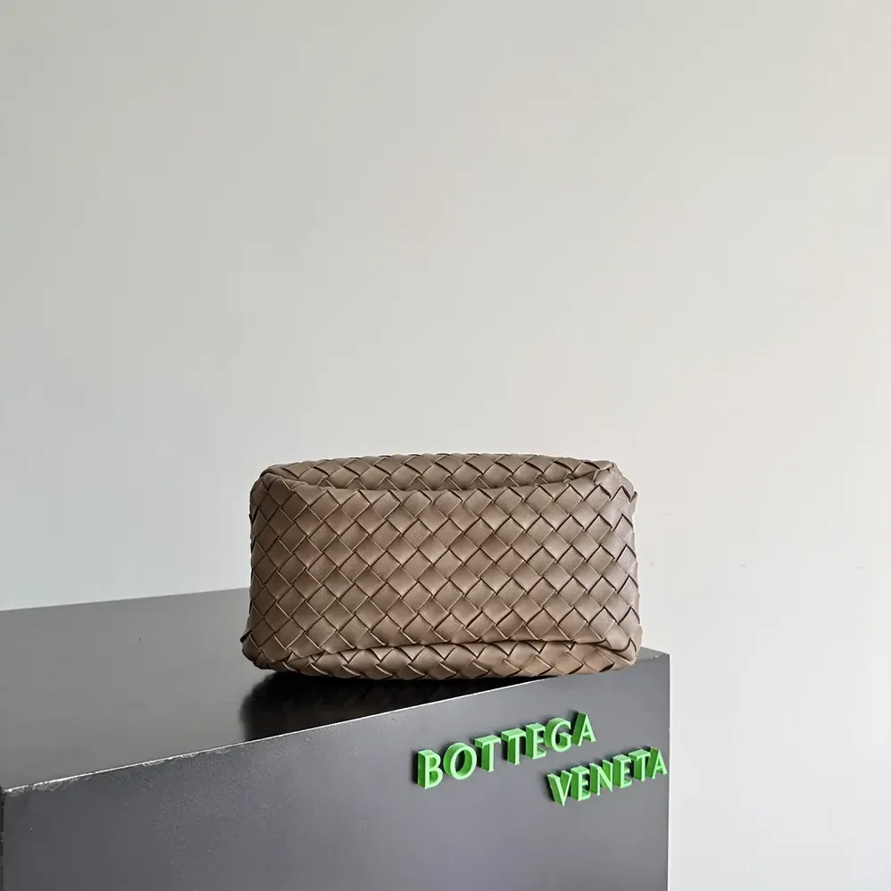 Bottega Veneta Small Campana for Women in Chocolate