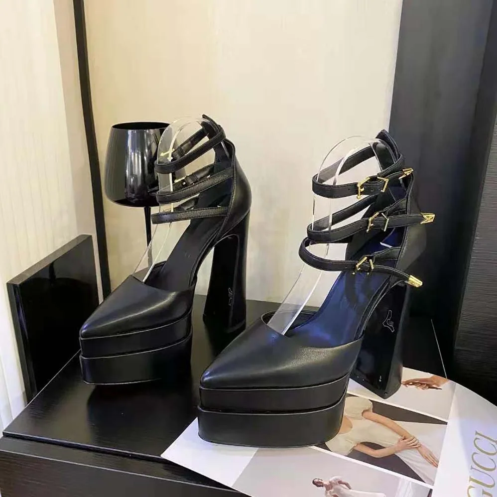 Versace Aevitas Pointy Platform Pumps in 16cm Heel Height for Women in Black Versace Aevitas Pointy Platform Pumps in 16cm Heel Height for Women in Black