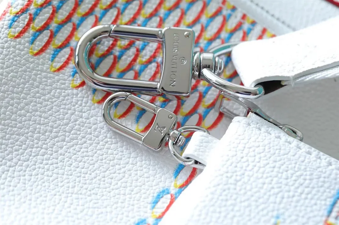 Louis Vuitton Trio Messenger Damier Spray White Louis Vuitton Trio Messenger Damier Spray White