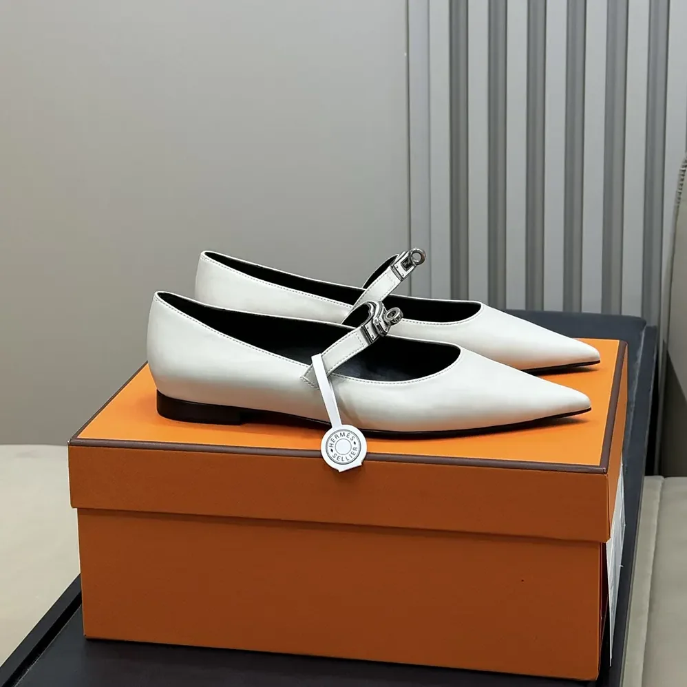 Hermes Kelly Ballet Flat in Calfskin for Women in White Hermes Kelly Ballet Flat in Calfskin for Women in White
