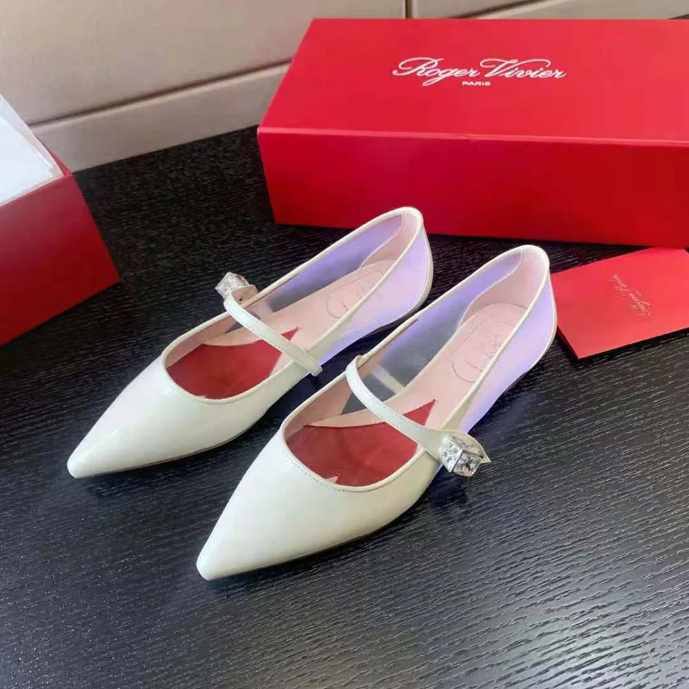 Roger Vivier Babies Ballerinas in Patent Leather for Women in White Roger Vivier Babies Ballerinas in Patent Leather for Women in White
