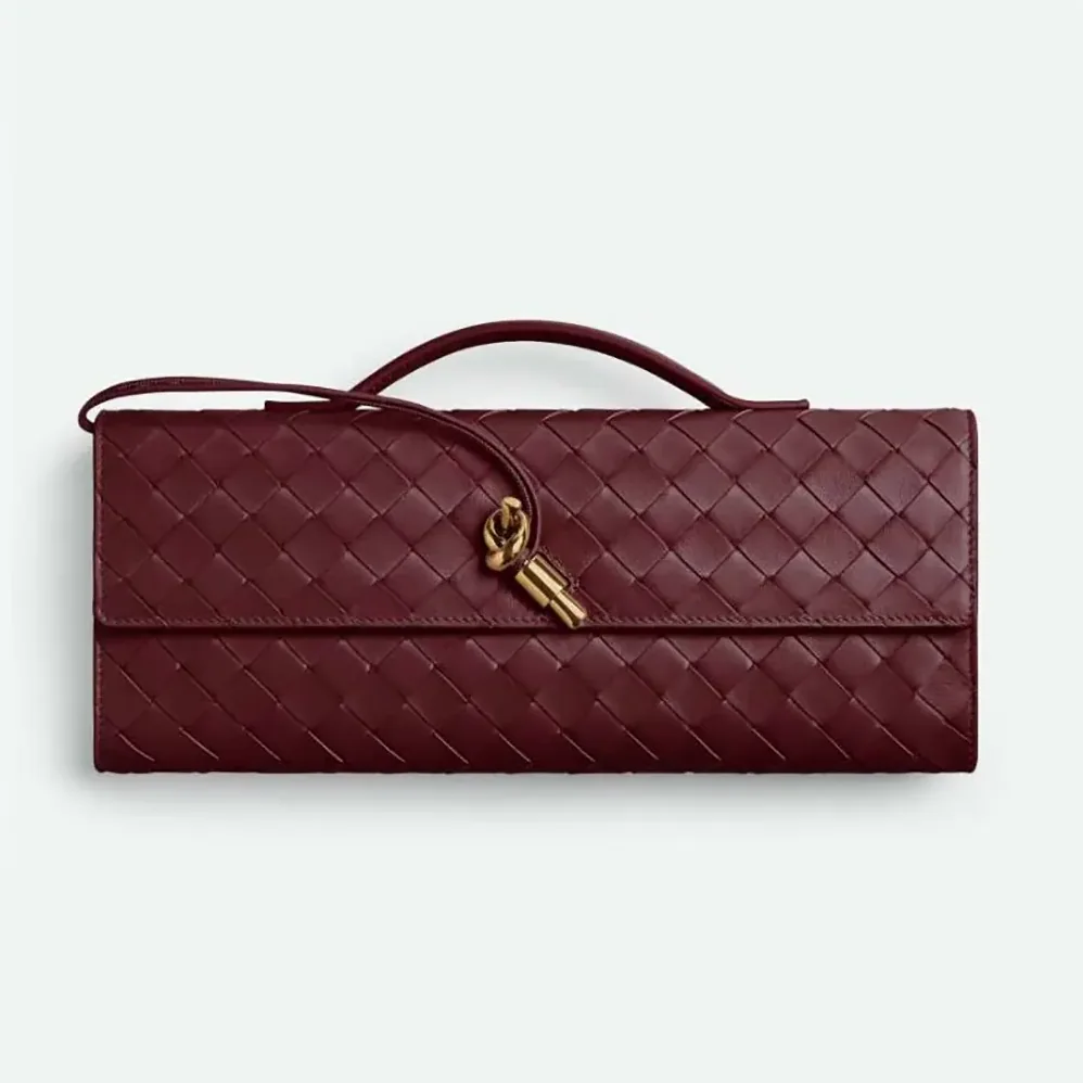 Bottega Veneta Andiamo Clutch in Supple Intrecciato Leather for Women in Barolo