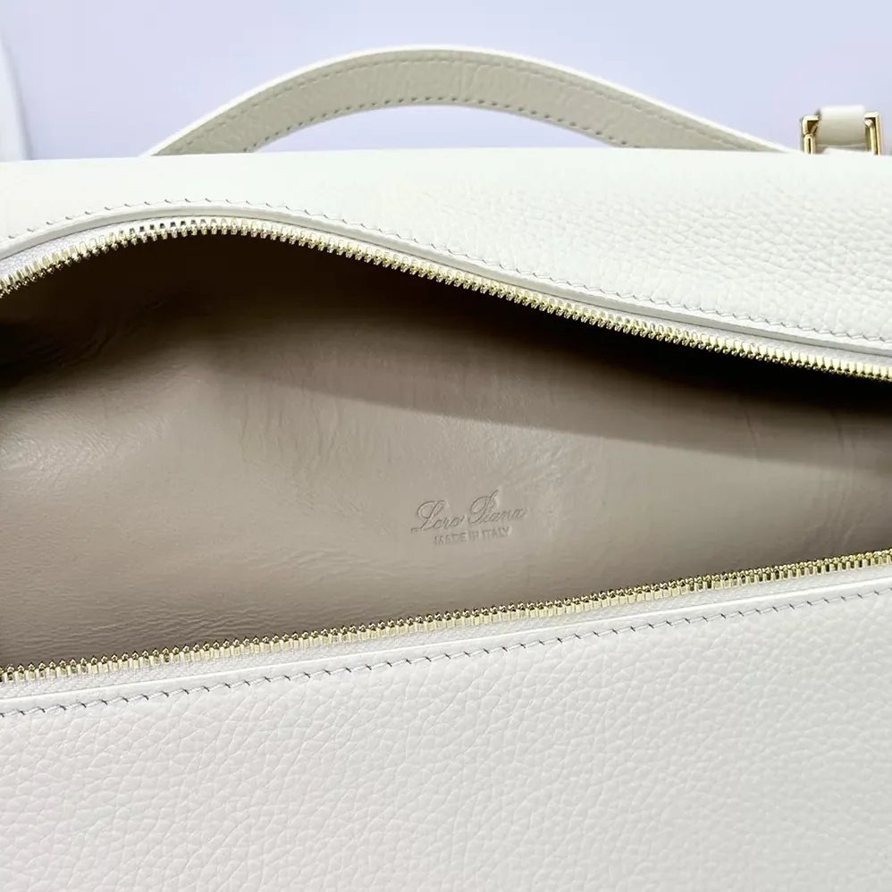 Loro Piana Extra Pocket L27 for Women in White Loro Piana Extra Pocket L27 for Women in White