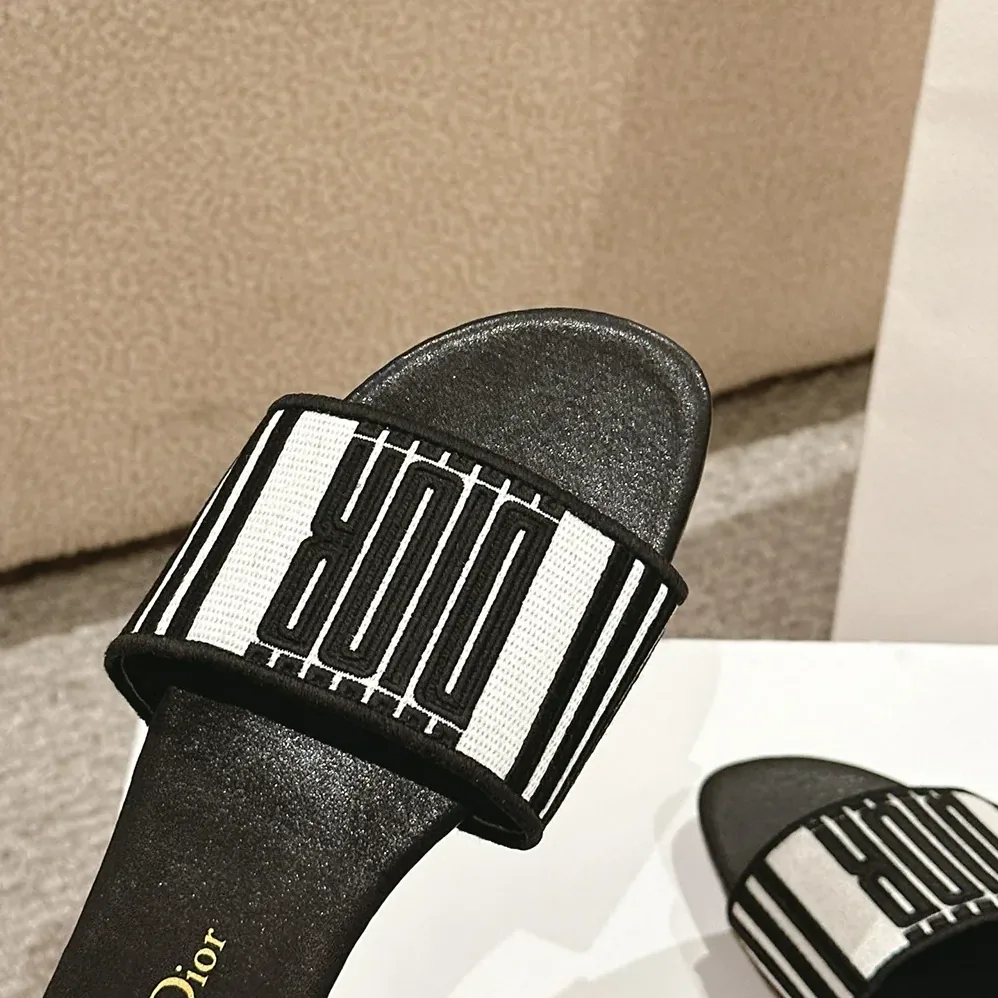Dior Dway Slide Black and White Cotton Embroidered with Dior Graphique Motif for Women Dior Dway Slide Black and White Cotton Embroidered with Dior Graphique Motif for Women