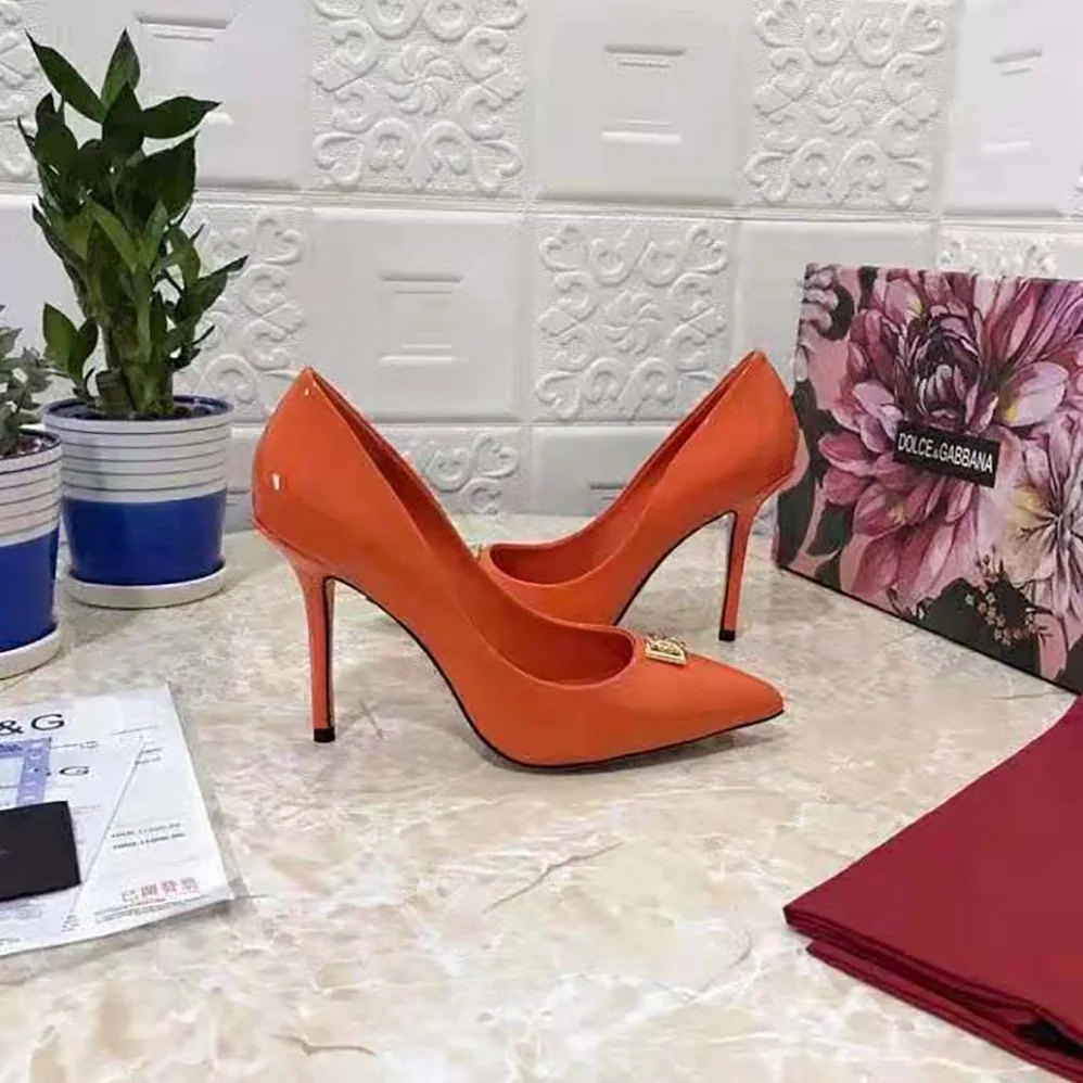 Dolce Gabbana D&G Patent Leather Pumps with DG Logo for Women Dolce Gabbana D&G Patent Leather Pumps with DG Logo for Women