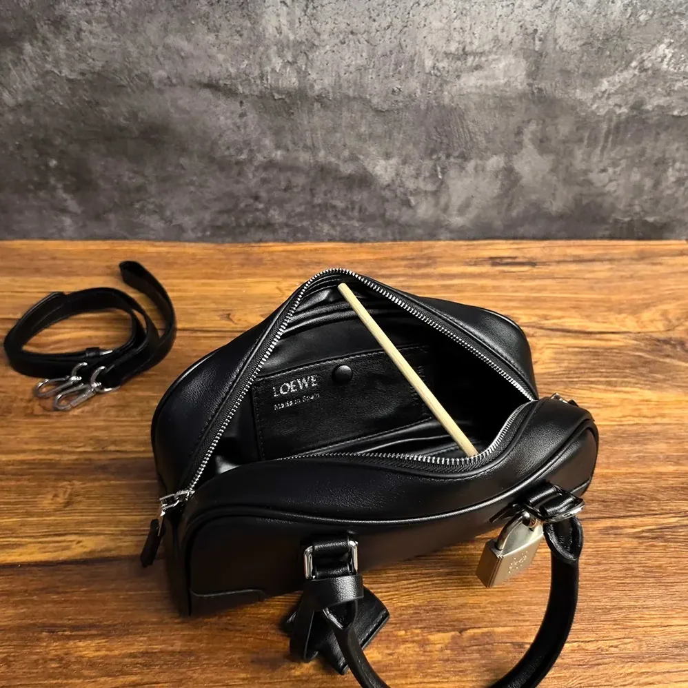 Loewe Amazona 23 Cropped Bag in Shiny Calfskin for Women Loewe Amazona 23 Cropped Bag in Shiny Calfskin for Women