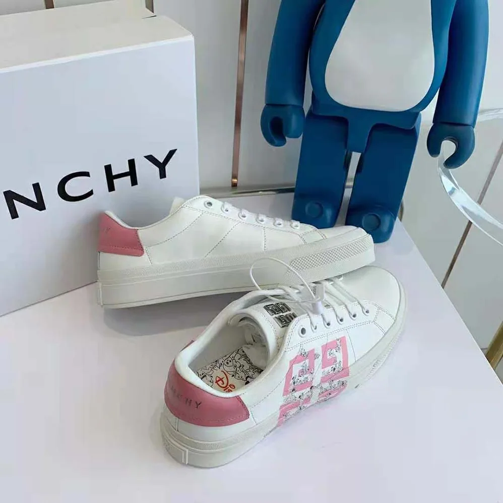 Givenchy 101 Dalmatians City Sport Sneakers in Leather for Women Givenchy 101 Dalmatians City Sport Sneakers in Leather for Women
