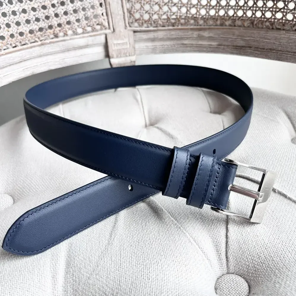 Bottega Veneta Smooth Calfskin Leather Belt for Unisex in Navy Bottega Veneta Smooth Calfskin Leather Belt for Unisex in Navy