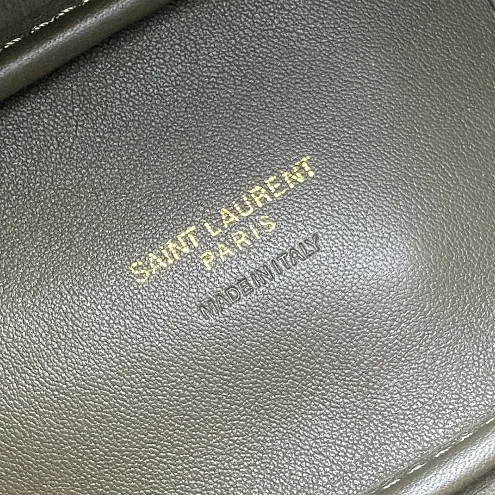 Saint Laurent YSL Le 5 à 7 Supple Baby in Grained Leather for Women in Dark Green