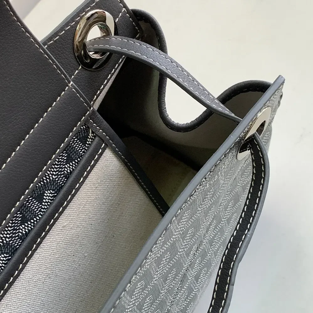 Goyard Rouette Souple Bag for Unisex in Grey Goyard Rouette Souple Bag for Unisex in Grey