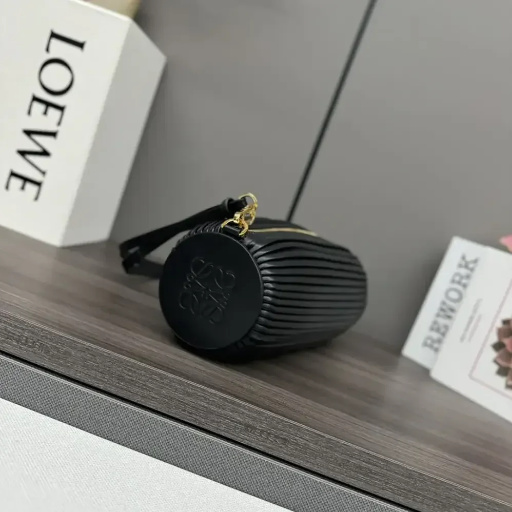 Loewe Bracelet Pouch in Pleated Nappa Lambskin for Unisex in Black Loewe Bracelet Pouch in Pleated Nappa Lambskin for Unisex in Black