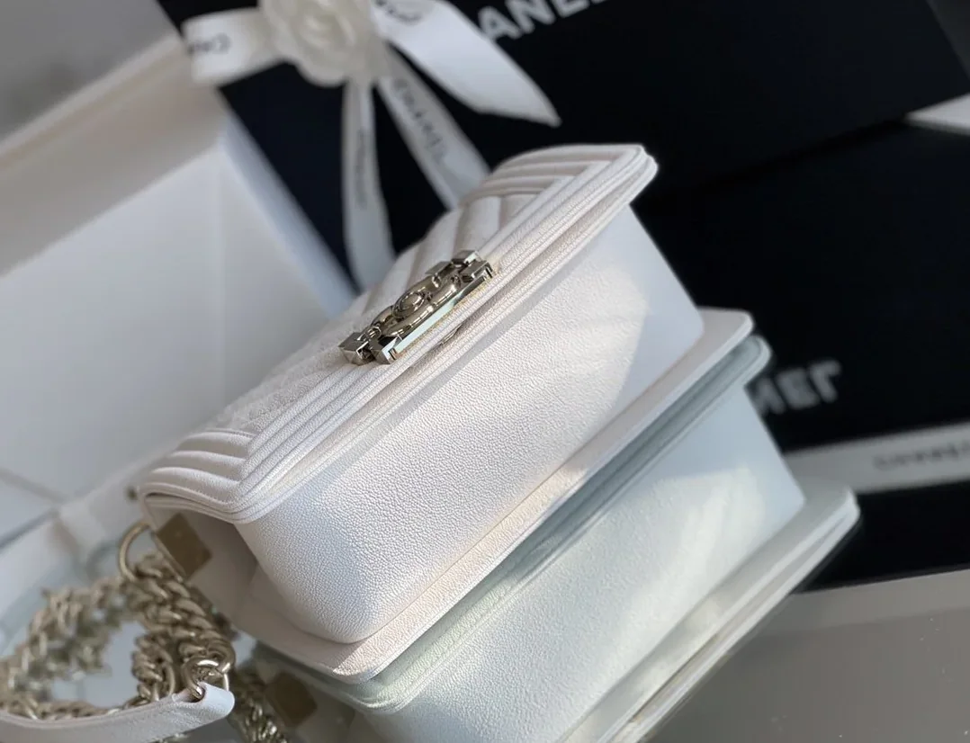 Chanel Mini Boy Flapbag White / Chanel Mini Boy Flapbag White /