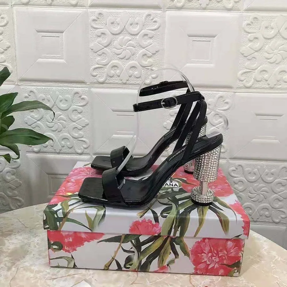 Dolce Gabbana D&G Polished Calfskin Pumps for Women Dolce Gabbana D&G Polished Calfskin Pumps for Women