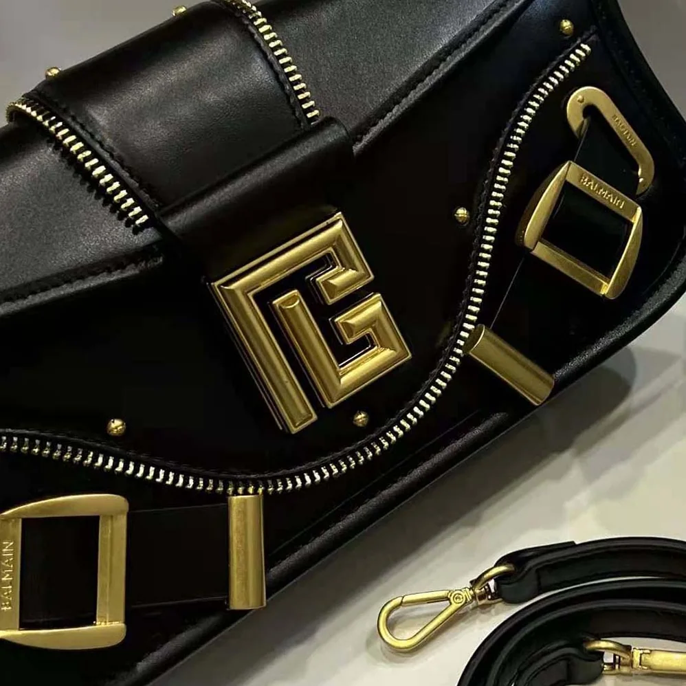 Balmain Blaze Clutch Bag in Smooth Leather for Women in Black Balmain Blaze Clutch Bag in Smooth Leather for Women in Black