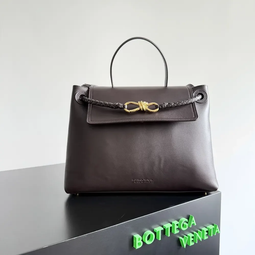 Bottega Veneta Medium Ciao Ciao for Women in Chocolate