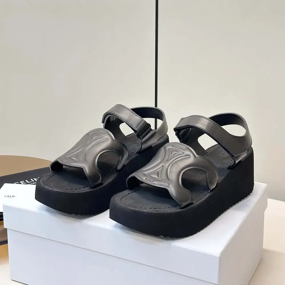 Celine Sunny Sandal In Calfskin – Vegetal Tanning for Women in Black